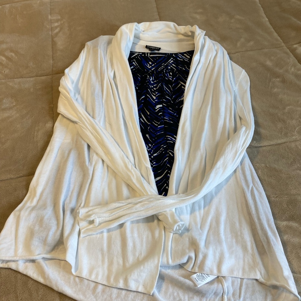 Express White Cardigan size L fits like a M